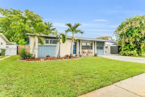 551 NW 99th Way Pembroke Pines FL 33024