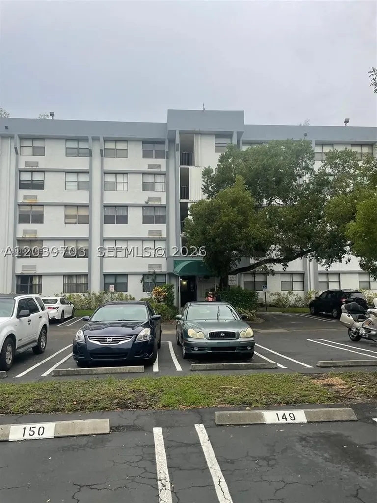 2401 Riverside Drive Coral Springs FL 33065