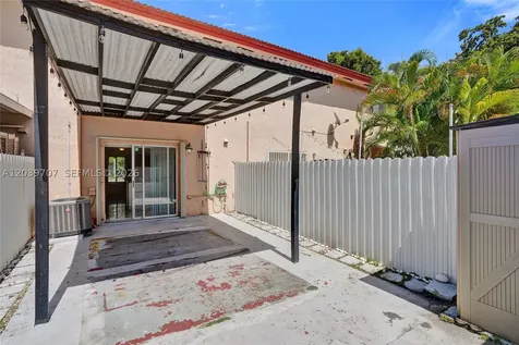 990 NW 78th Avenue Miami FL 33126