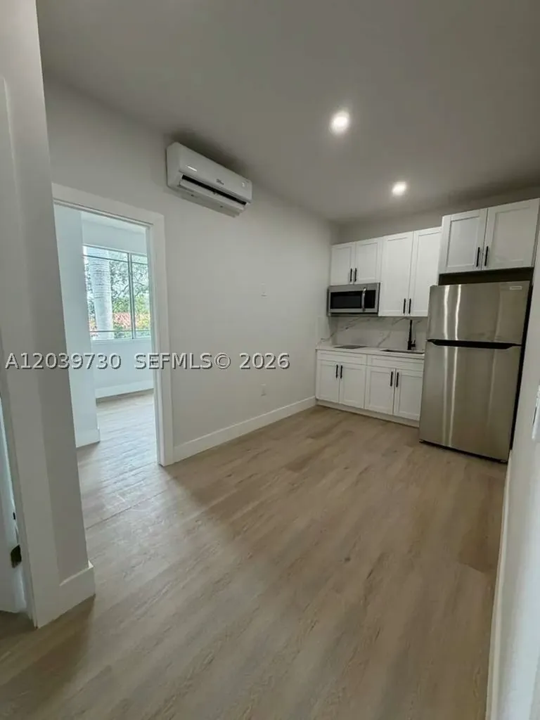 2425 SW 6th Street Miami FL 33135
