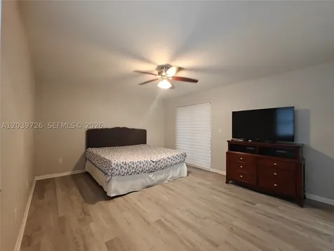 601 Ives Dairy Road Miami FL 33179