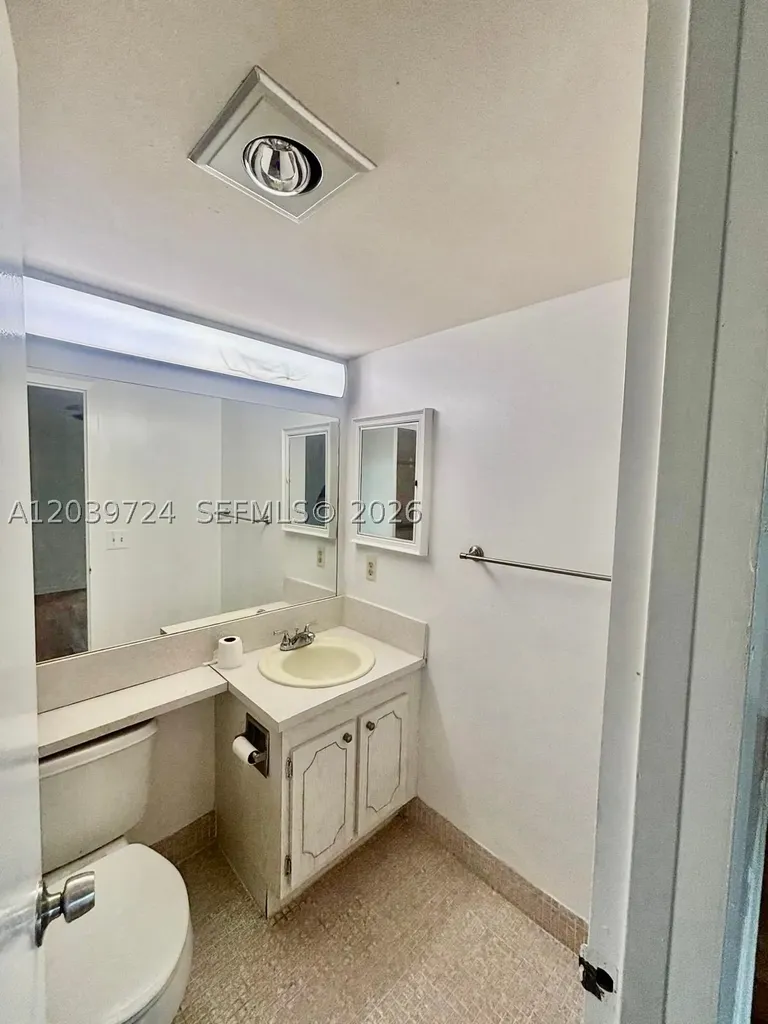 202 Mansfield Boca Raton FL 33434