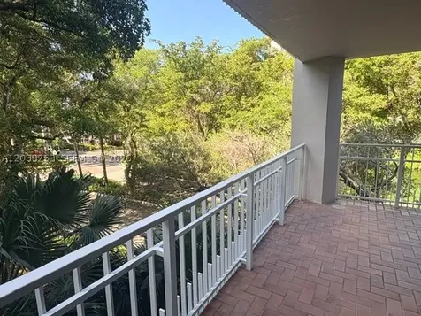 2000 Towerside Terrace Miami FL 33138