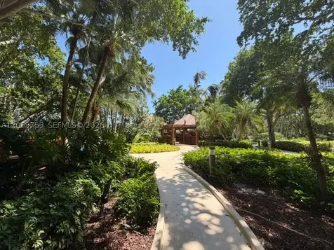 2000 Towerside Terrace Miami FL 33138