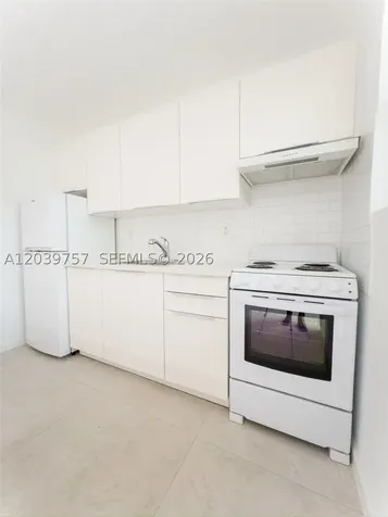 3676 Oak Avenue Miami FL 33133