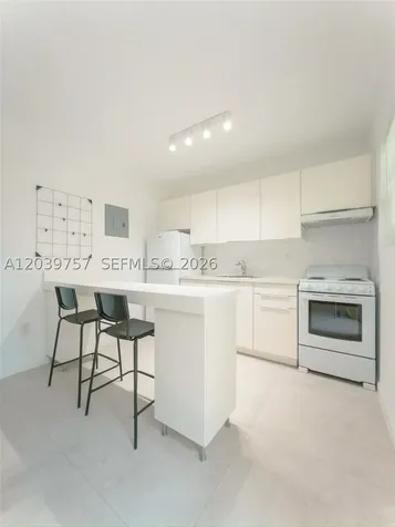 3676 Oak Avenue Miami FL 33133