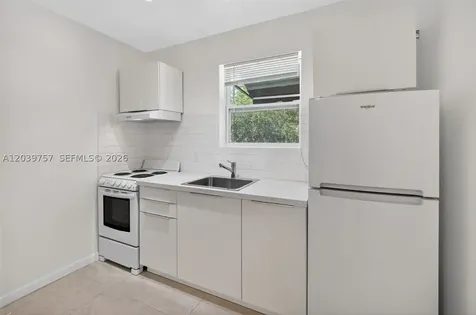 3676 Oak Avenue Miami FL 33133