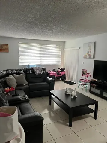 10135 NW 9th St Circle Miami FL 33172