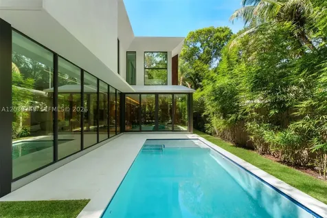 3579 Avocado Avenue Miami FL 33133