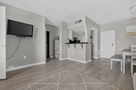 800 West Avenue Miami Beach FL 33139