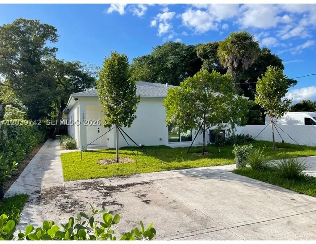 213 NW 12th Street Pompano Beach FL 33060