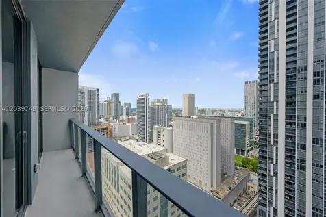 121 NE 5th Street Miami FL 33132