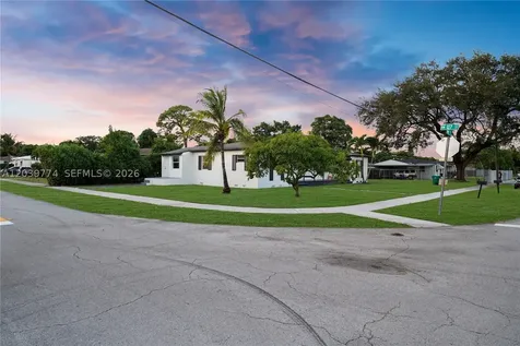 11702 NW 1st Avenue Miami FL 33168