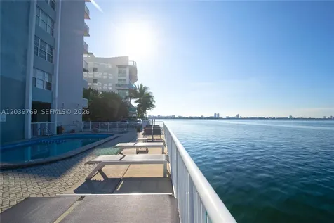 2016 Bay Drive Miami Beach FL 33141