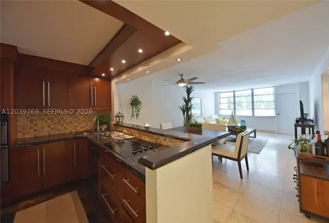2016 Bay Drive Miami Beach FL 33141
