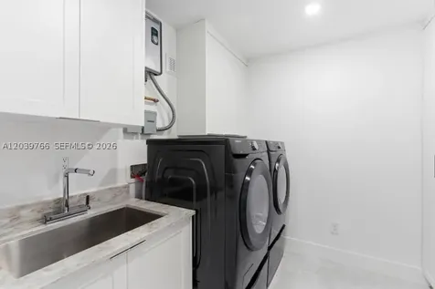 291 E Shore Drive E Miami FL 33133