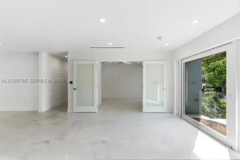 291 E Shore Drive E Miami FL 33133