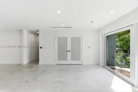 291 E Shore Drive E Miami FL 33133