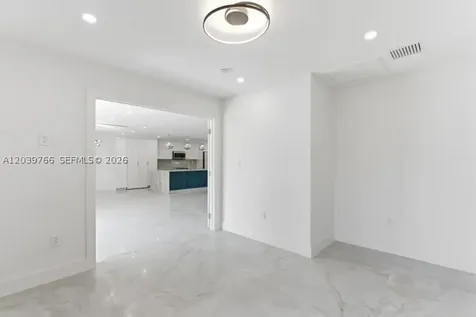 291 E Shore Drive E Miami FL 33133