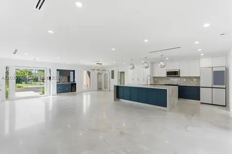 291 E Shore Drive E Miami FL 33133