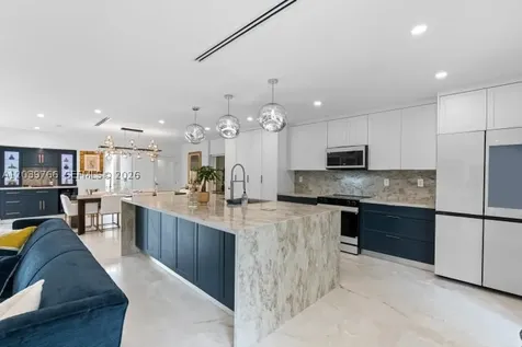 291 E Shore Drive E Miami FL 33133