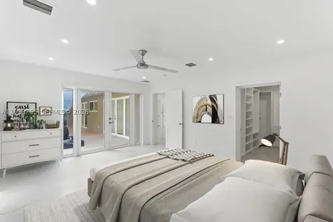 291 E Shore Drive E Miami FL 33133