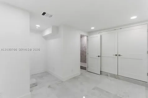 291 E Shore Drive E Miami FL 33133