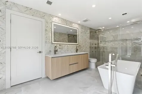 291 E Shore Drive E Miami FL 33133