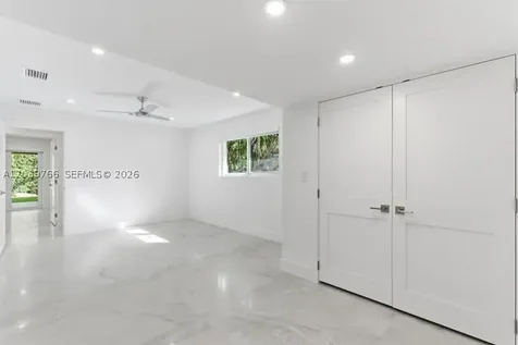 291 E Shore Drive E Miami FL 33133