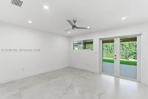 291 E Shore Drive E Miami FL 33133