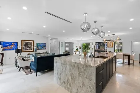 291 E Shore Drive E Miami FL 33133