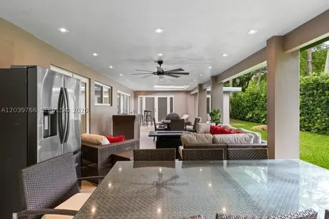 291 E Shore Drive E Miami FL 33133