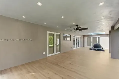 291 E Shore Drive E Miami FL 33133