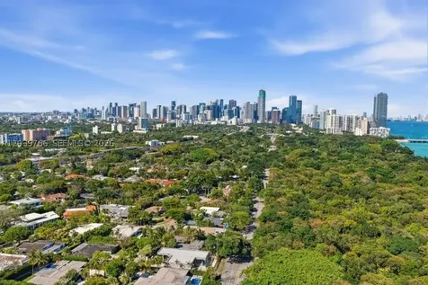 291 E Shore Drive E Miami FL 33133