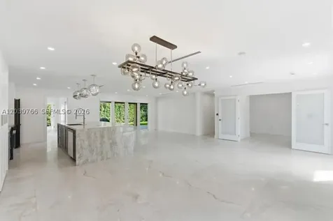 291 E Shore Drive E Miami FL 33133