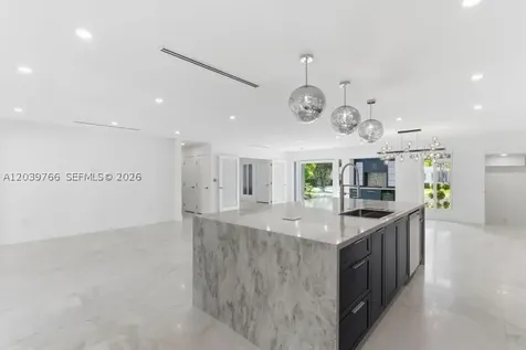 291 E Shore Drive E Miami FL 33133