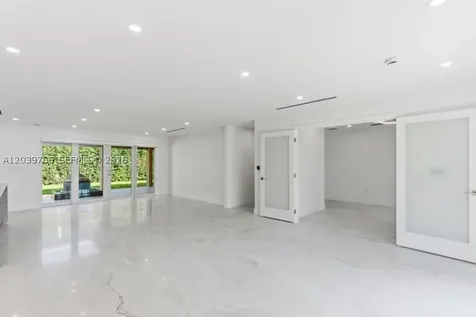 291 E Shore Drive E Miami FL 33133