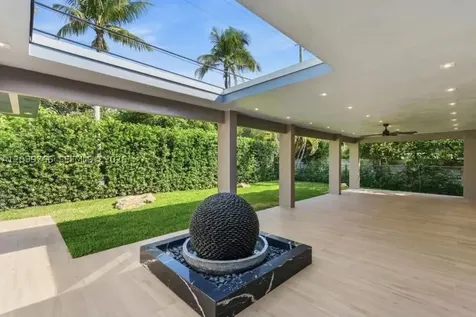 291 E Shore Drive E Miami FL 33133