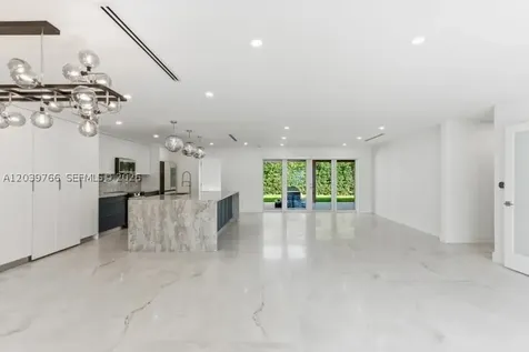 291 E Shore Drive E Miami FL 33133