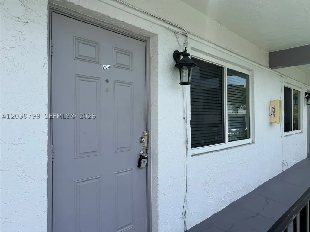 715 NE 2nd Avenue Fort Lauderdale FL 33304