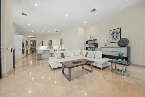 935 Gulfstream Court Weston FL 33327