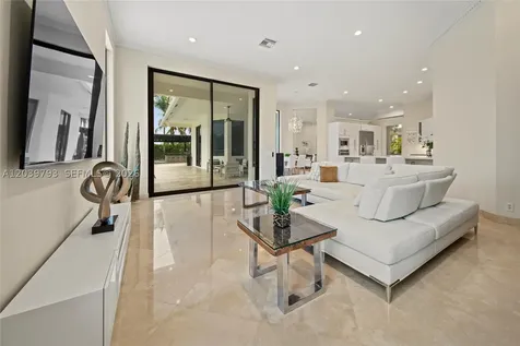 935 Gulfstream Court Weston FL 33327