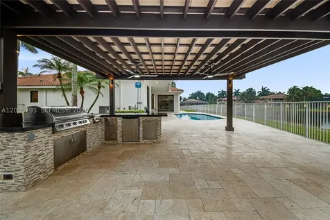 935 Gulfstream Court Weston FL 33327