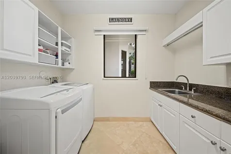 935 Gulfstream Court Weston FL 33327