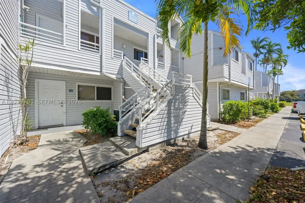3449 NW 44th Street Oakland Park FL 33309
