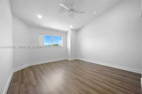 3449 NW 44th Street Oakland Park FL 33309