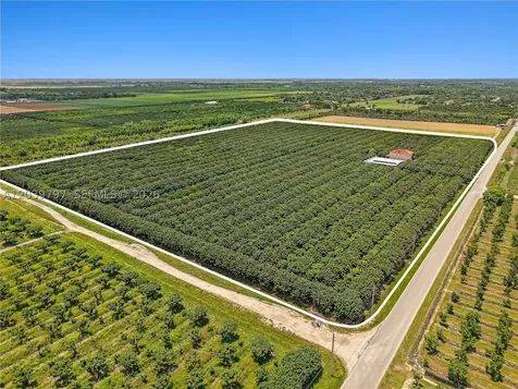 33300 SW 202nd Avenue Homestead FL 33034