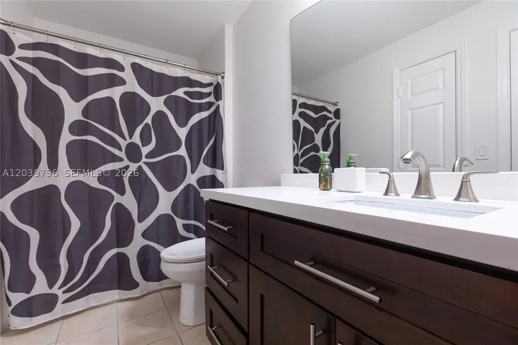 533 NE 3rd Avenue Fort Lauderdale FL 33301