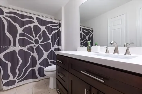 533 NE 3rd Avenue Fort Lauderdale FL 33301
