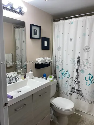 450 W Palm Circle W Pembroke Pines FL 33025